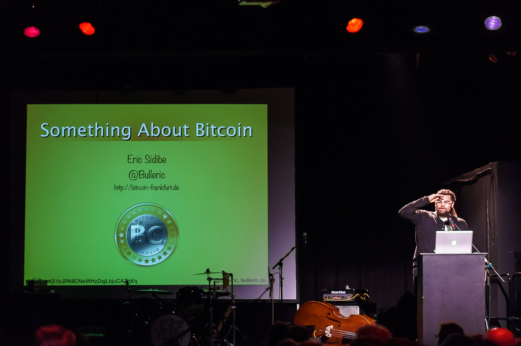 Something about Bitcoins - Eric Sidibe beim Vortrag auf dem 53. Webmontag in Frankfurt